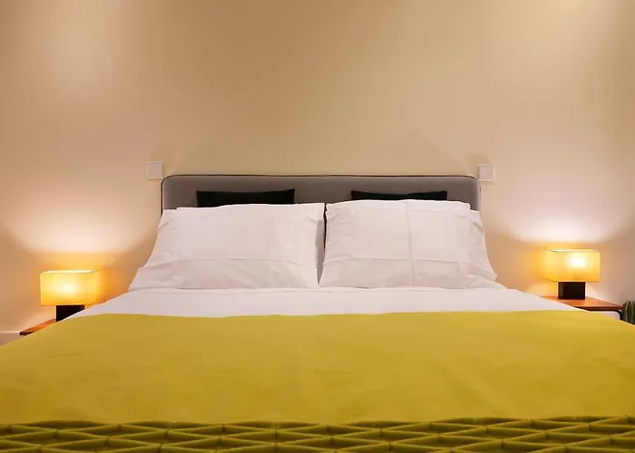 Ribeira Trendy Flat In Medieval Mercadores Street